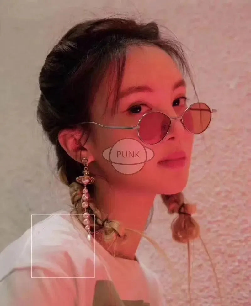 Vivienne Westwood Star World Love Western Asymmetric Broken Pearl 3D Spaceship Earrings High End Version Logo Letter Model