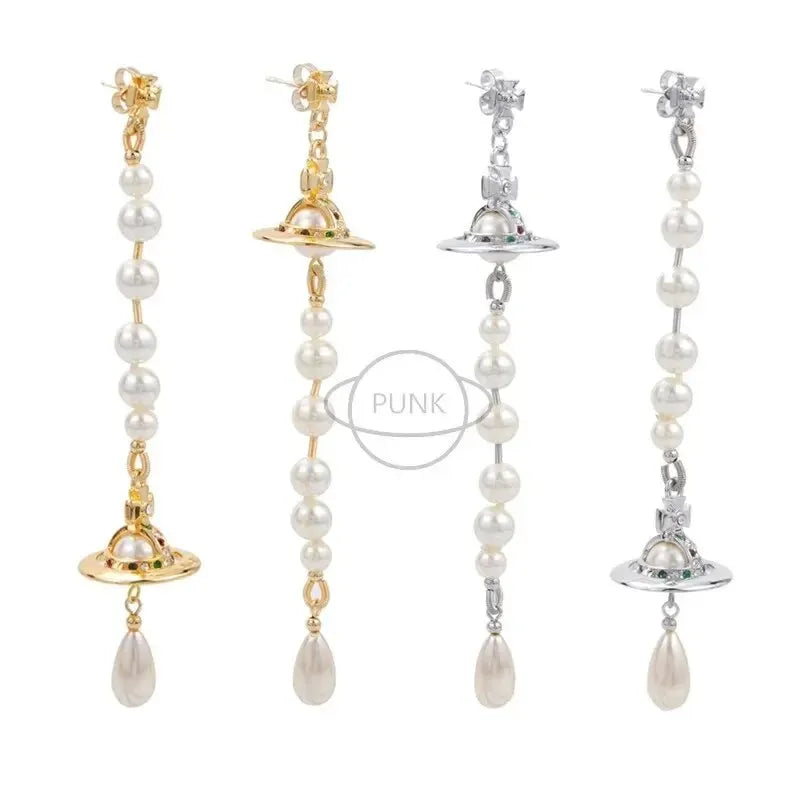 Vivienne Westwood Star World Love Western Asymmetric Broken Pearl 3D Spaceship Earrings High End Version Logo Letter Model