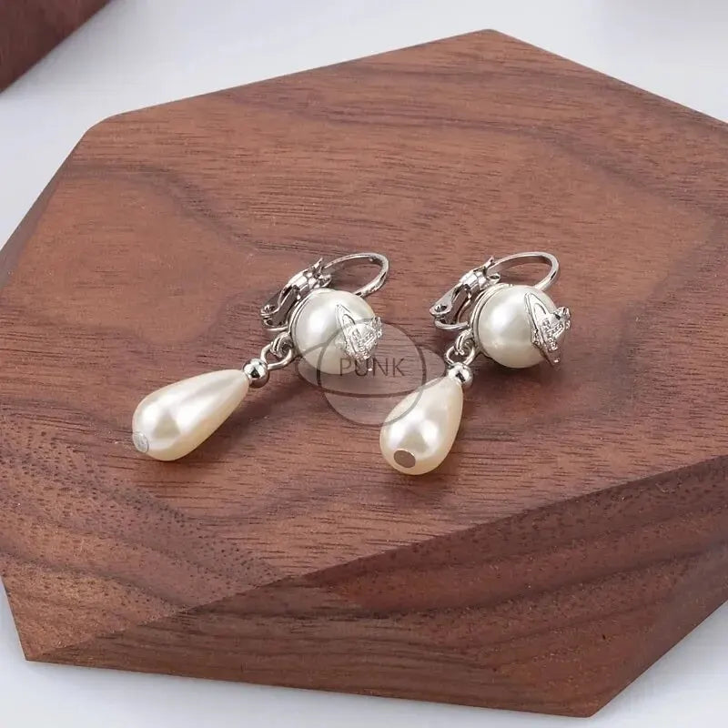 Vivienne Westwood Elegant versatile Vivienne Bluewhite Acrylic Pearl Telescope Earrings Pendants Westernstyle Fashionableclassicbeads